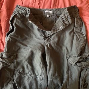 Aritzia supply cargo pants, size 6